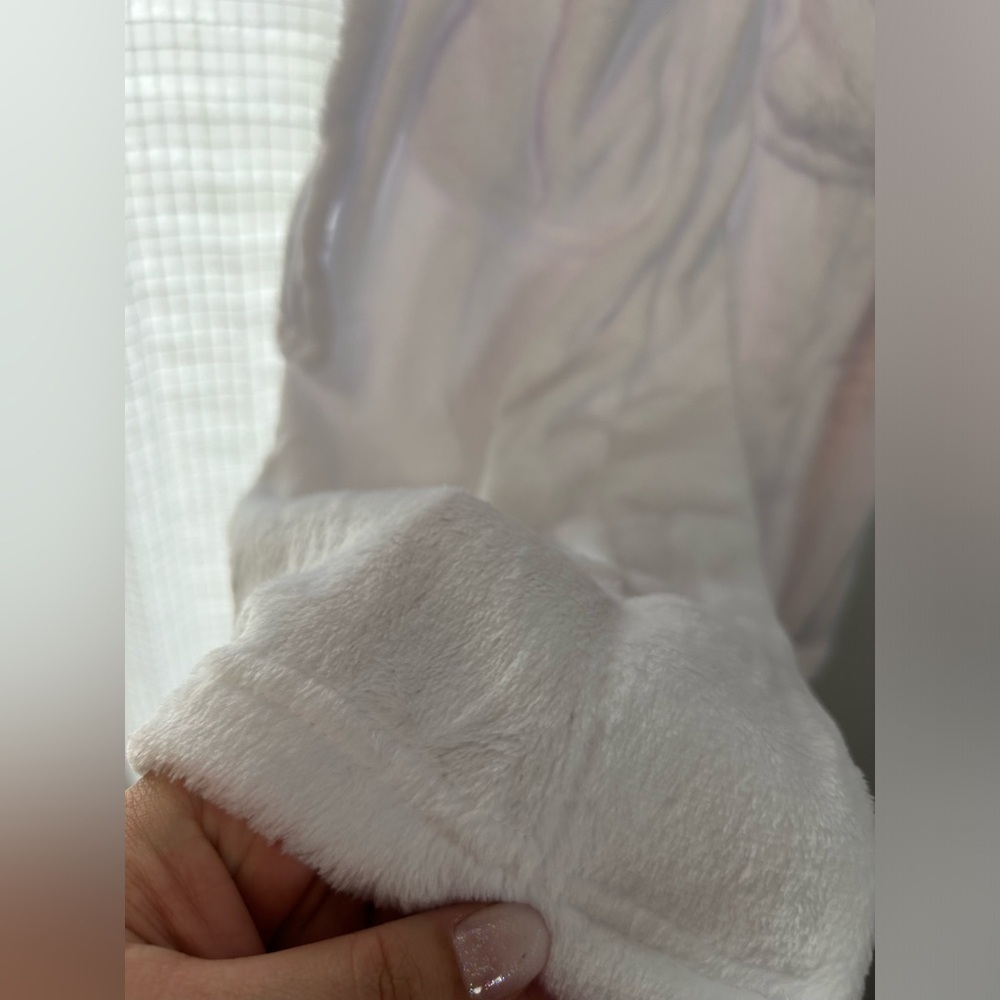 New Bathrobe - Picture 5 of 10